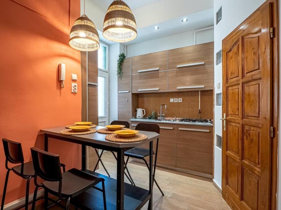 Mexicopo Apartment With Garage ブダペスト エクステリア 写真